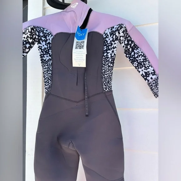 Roxy Black and Pink Patterned Sleeve - Picture 6 of 11